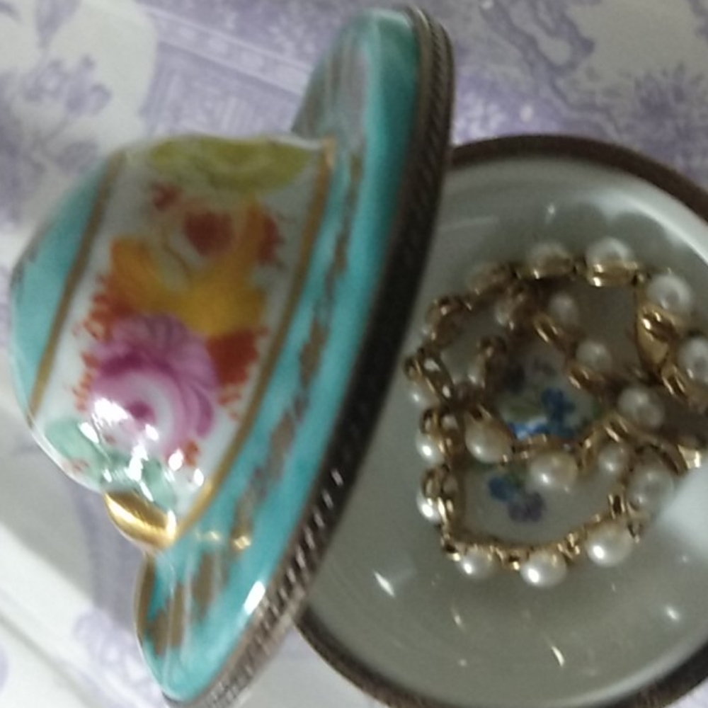 Beautiful Limoges Box - Picture 11 of 11